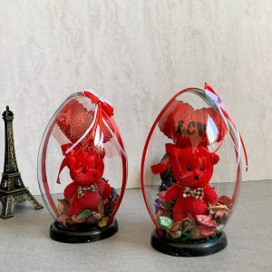 هدیه ولنتاین عروسک خرس با قلب و گل در باکس شیشه‌ای