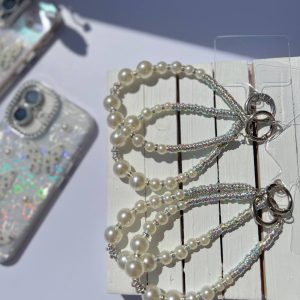 قاب طرح پروانه نگین دار