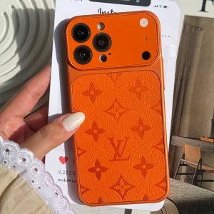 قاب چرمی طرح LV نارنجی گوشی آیفون 13