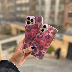قاب گوشی آیفون 13 طرح پلنگ صورتی