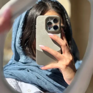 قاب گوشی آیفون 15 پرومکس شیک طرح جیر و متال