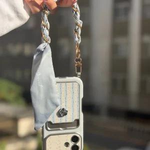 قاب لاوین با بند مچی (کدC2320) مناسب برای iPhone 17Promax