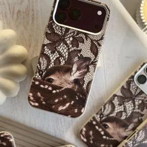قاب آهو چرمی (کدC2334) مناسب برای iPhone 15Pro
